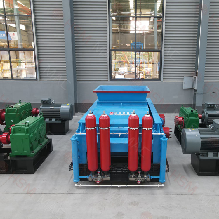 時(shí)產(chǎn)80噸對(duì)輥制砂機(jī)哪個(gè)廠家靠譜？多少錢一臺(tái)？